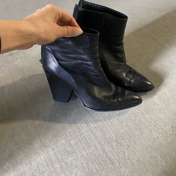 stuart weitzman bedford bootie